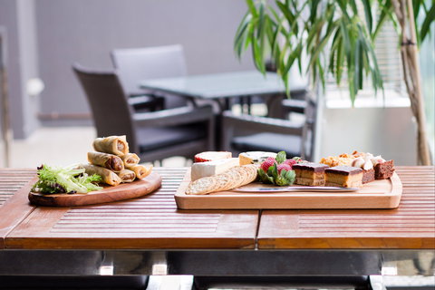 Commercial Club - Accommodation Cairns 1