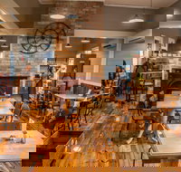 Tracks on Point Cafe - Accommodation Cairns