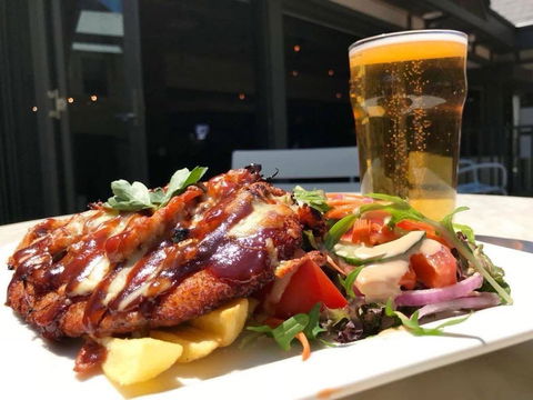 The Dale Bar & Bistro - Accommodation Cairns 0