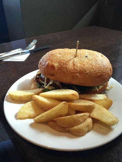 The Apple Tree Inn - Accommodation Cairns 7