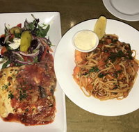 Spartan Grill - Gladstone Hotel - Accommodation Cairns