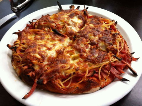 Age's Pizza Place - Accommodation Cairns 0