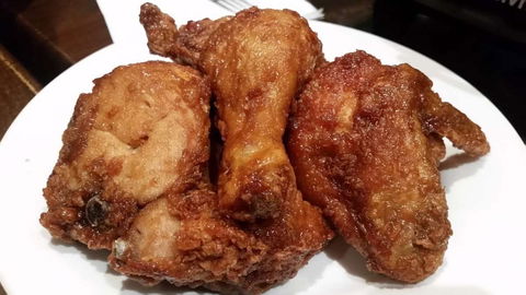 Vons Chicken - Accommodation Cairns 0