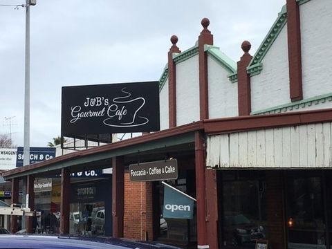 J And B's Gourmet Café - Accommodation Cairns 0
