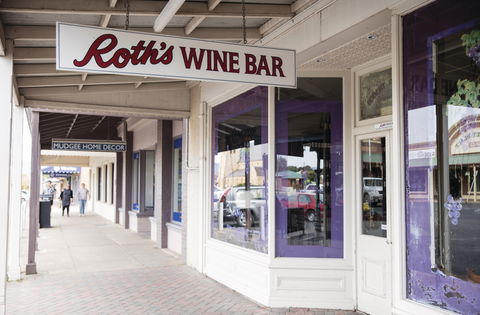 Roth's Wine Bar - Accommodation Cairns 2