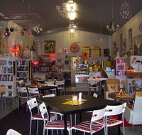 Noelene's Book Cafe - Accommodation Cairns