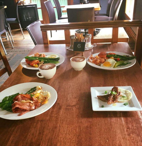 Moby Dicks Breakfast Bar - Accommodation Cairns 0