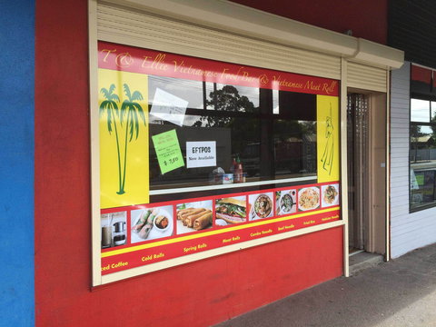 T & Ellie - Accommodation Cairns 0