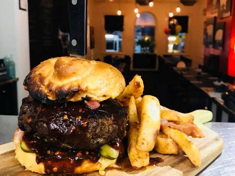 Imperial Hotel Cowra - Accommodation Cairns 1