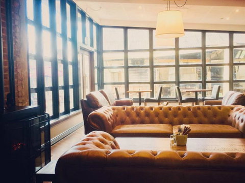 The Clubhouse Hotel - Accommodation Cairns 0