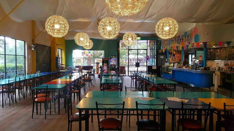 W Churchill - Accommodation Cairns 0