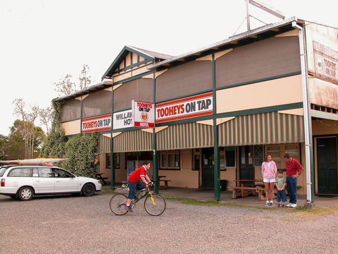 Willawarrin Hotel - Accommodation Cairns 0