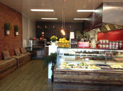 Synnot Street Fish & Chips - Accommodation Cairns 0