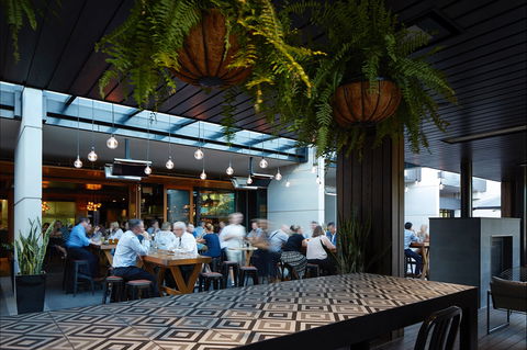 Ostani Lounge, Bar & Restaurant - Accommodation Cairns 1