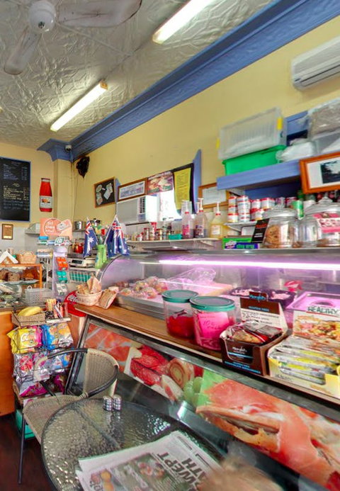 Liz's Lunches & Deli - Accommodation Cairns 0