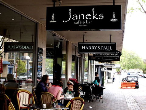 Janeks - Accommodation Cairns 0