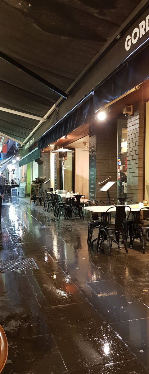 Gordon's Cafe & Bar - Accommodation Cairns 4