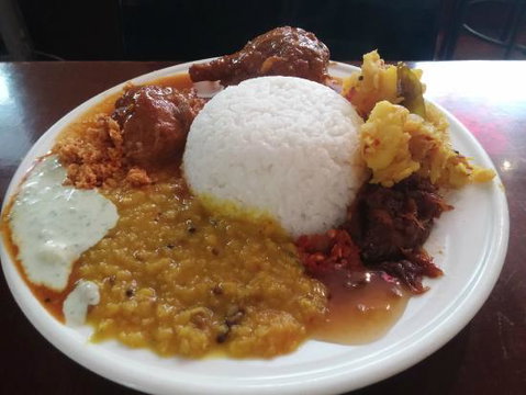 Sheni's Curries - Accommodation Cairns 0