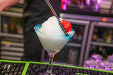 Ultra Lounge Bar & Cafe - Accommodation Cairns 3