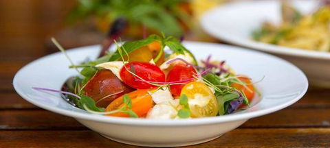 O Bar & Restaurant - Accommodation Cairns 2