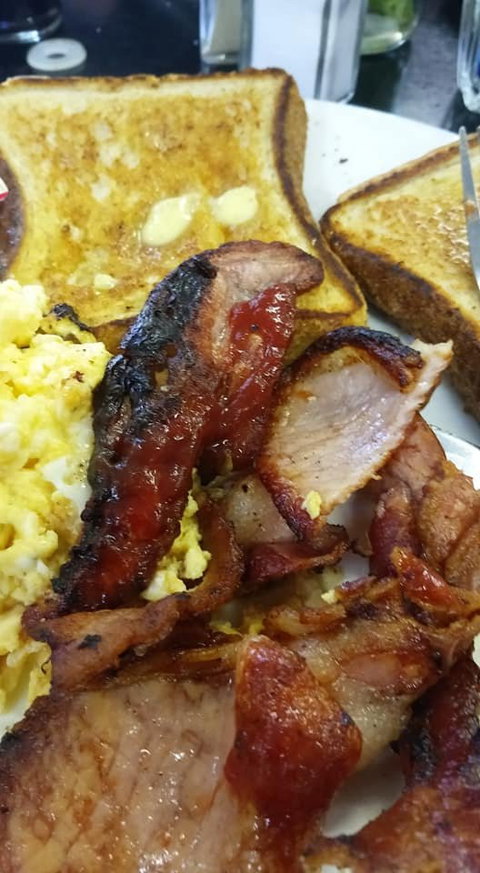 Amble Inn Snack Bar - Accommodation Cairns 1