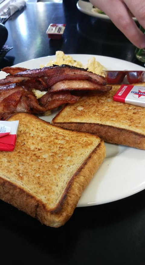 Amble Inn Snack Bar - Accommodation Cairns 2