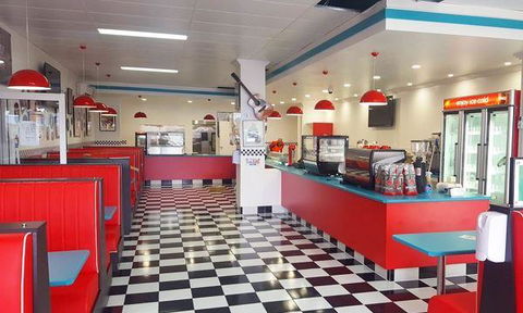 RJ's Rock N Roll Diner - Accommodation Cairns 8