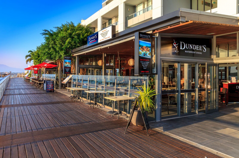 Dundee’s Restaurant On The Waterfront - Accommodation Cairns 6