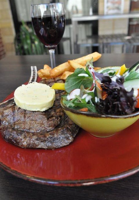 Firehouse Restaurant - Accommodation Cairns 12