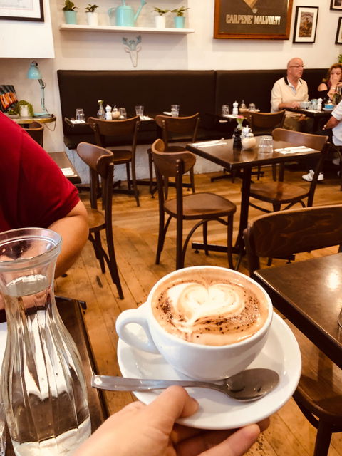 Caffe E Biscotti - Accommodation Cairns 5