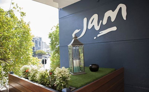 JAM - Accommodation Cairns 24