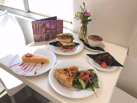 Yaye's Cafe - Accommodation Cairns 0