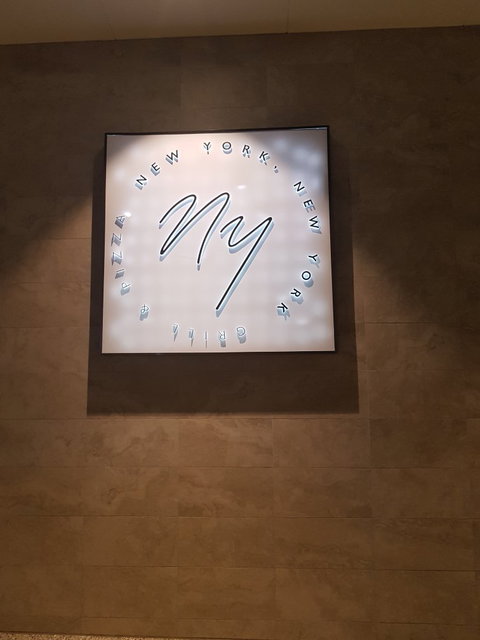 New York New York Pizza & Grill - Accommodation Cairns 3