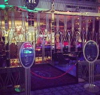 La Vie Champagne Lounge - Accommodation Cairns