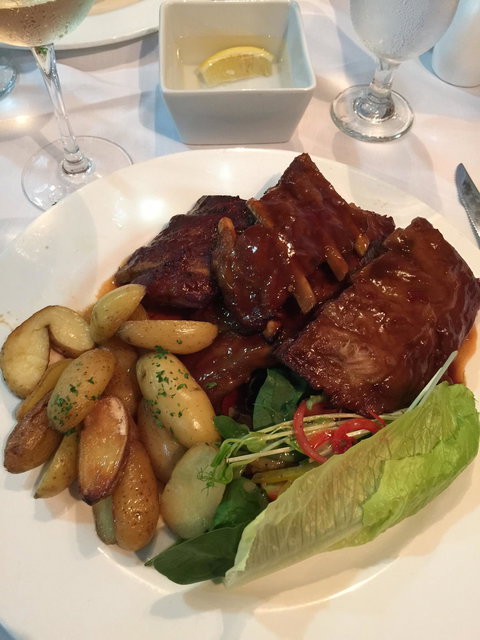 Sails Restaurant - Accommodation Cairns 2