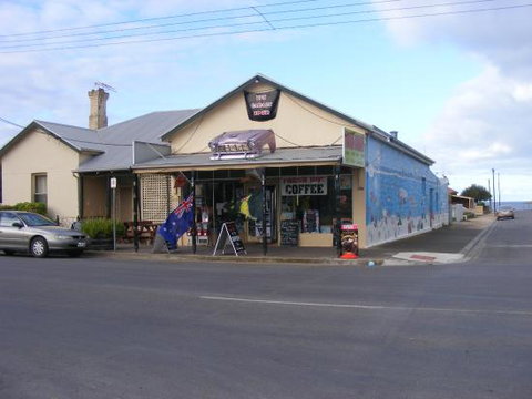 The Garage Diner - Accommodation Cairns 0