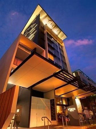 O Bar & Restaurant - Accommodation Cairns 0