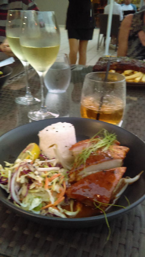 Plantation Bar & Restaurant - Accommodation Cairns 3