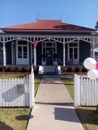 Urban Paddock Cafe - Accommodation Cairns 0