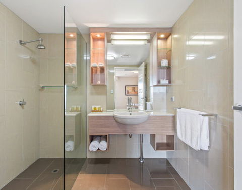 CBD Executive Apartments - Accommodation Cairns 2