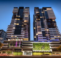 Arise Ivy and Eve - Accommodation Cairns