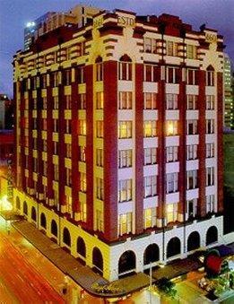 Royal Albert Hotel - Accommodation Cairns 0
