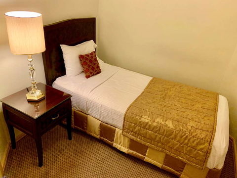 Royal Albert Hotel - Accommodation Cairns 2