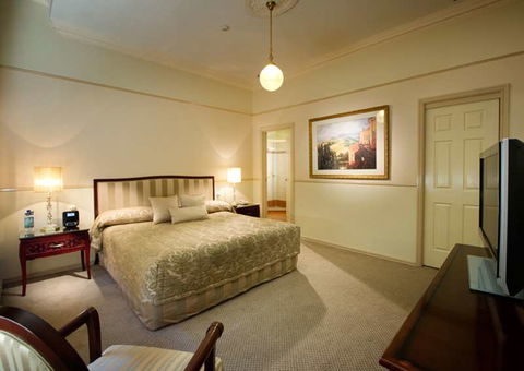 Royal Albert Hotel - Accommodation Cairns 7
