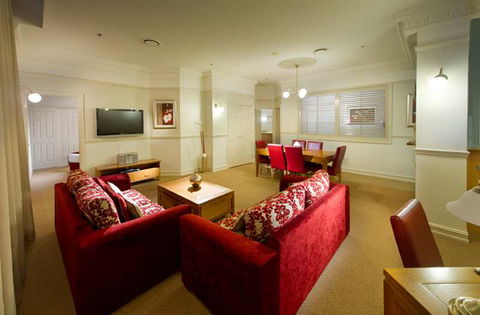 Royal Albert Hotel - Accommodation Cairns 11