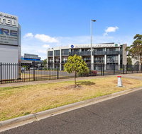 Quality Inn Taylors Lakes Motel - Accommodation Cairns