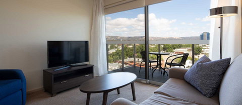 Hume Serviced Apartments - Accommodation Cairns 0