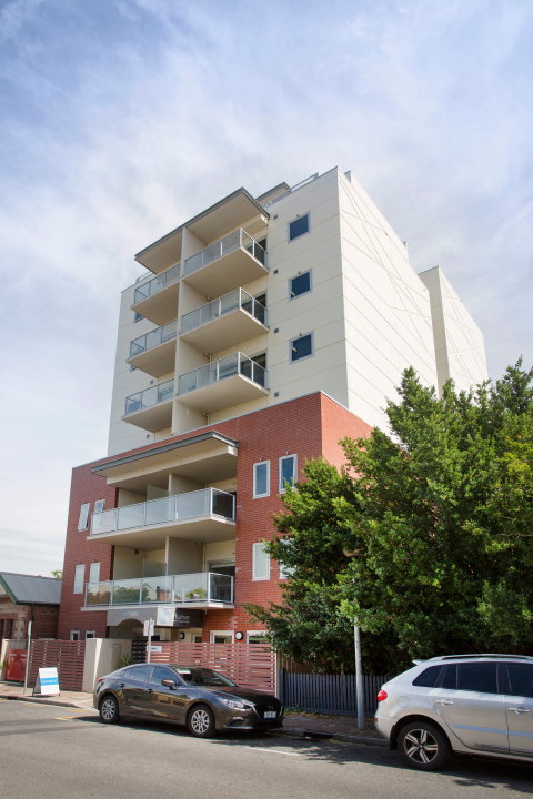 Hume Serviced Apartments - Accommodation Cairns 2