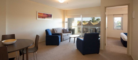 Hume Serviced Apartments - Accommodation Cairns 11