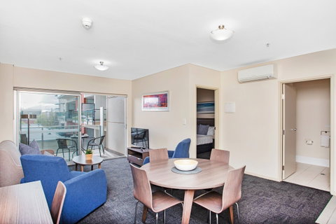 Hume Serviced Apartments - Accommodation Cairns 14
